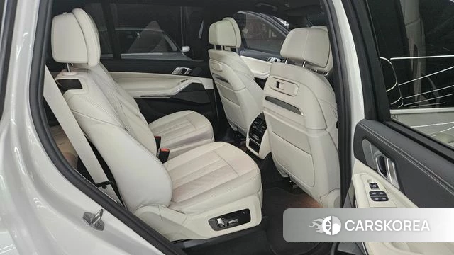 BMW X7 (G07) 2026 Белый из Кореи, фото 3