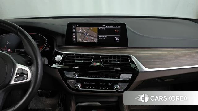BMW 5 Series (G30) 2020 Серый из Кореи, фото 3
