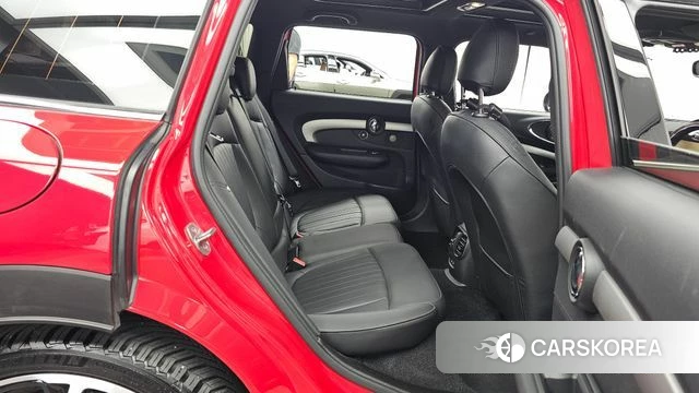 Mini Cooper S Clubman 2023 Красный из Кореи, фото 3
