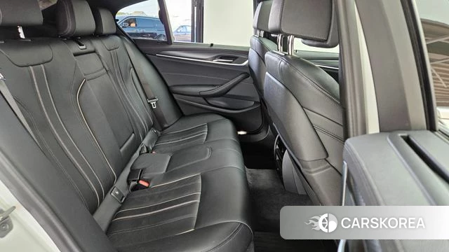 BMW 5 Series (G30) 2022 Белый из Кореи, фото 3