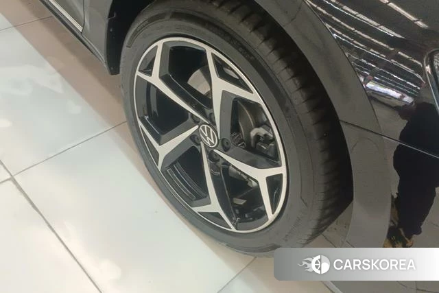 Volkswagen Passat 2024 Черный из Китая, фото 3