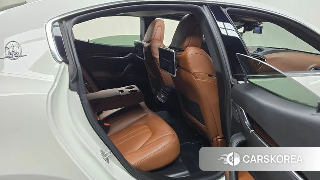 Maserati Ghibli 2018 Белый из Кореи, фото 3