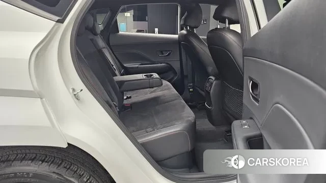 Hyundai Kona Hybrid (SX2) 2023 Белый из Кореи, фото 3