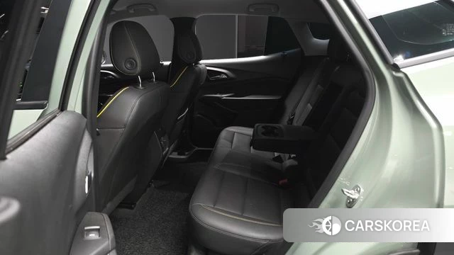 Chevrolet (GM Daewoo) Trax Crossover 2024 Зеленый из Кореи, фото 3