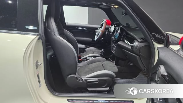 Mini Cooper S 2023 Жемчужный цвет из Кореи, фото 3