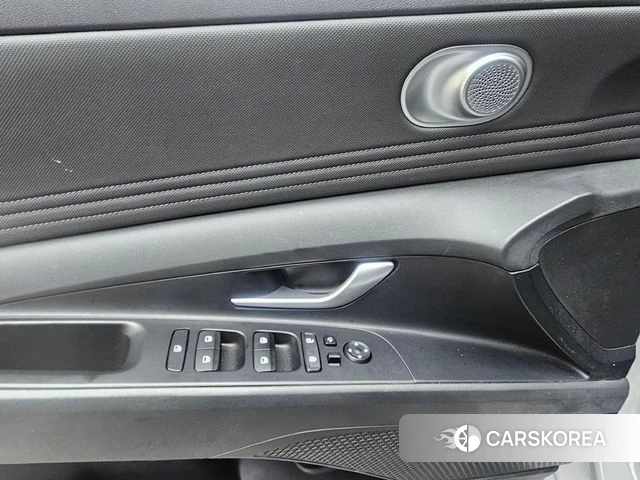 Hyundai Avante (CN7) 2020 Серебристо-серый из Кореи, фото 3