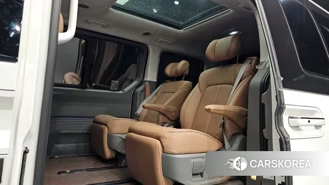 Hyundai Staria 2025 Белый из Кореи, фото 3