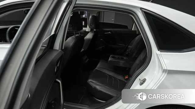 Volkswagen 7th Generation of Jetta 2023 Белый из Кореи, фото 3