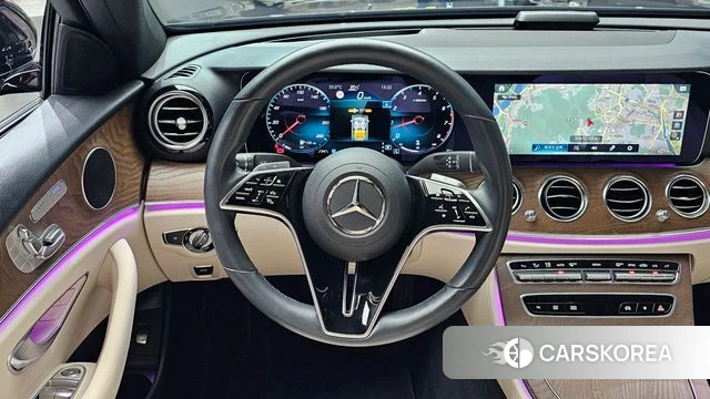 Mercedes-Benz E-Class W213 2023 Черный из Кореи, фото 3