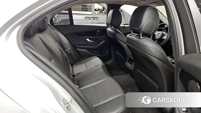 Mercedes-Benz C-Class W205 2018 Серебряный из Кореи, фото 3