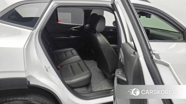 Chevrolet (GM Daewoo) Trax Crossover 2023 Белый из Кореи, фото 3