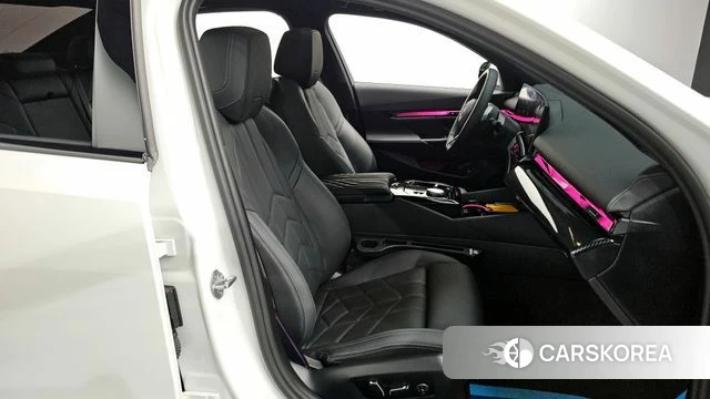 BMW 5 Series (G60) 2024 Белый из Кореи, фото 3