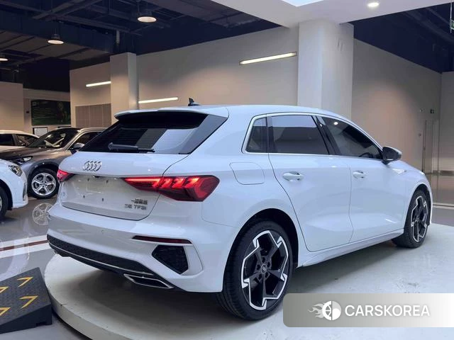 Audi A3 2023 Белый из Китая, фото 3