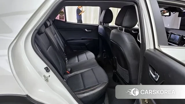 Kia Stonic 2018 Белый из Кореи, фото 3