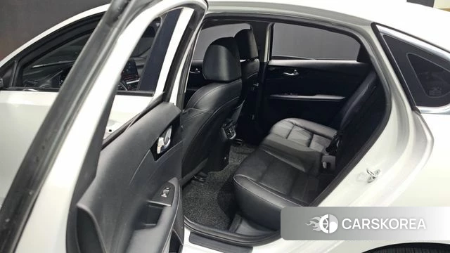 Kia The New K3 2nd generation 2021 Белый из Кореи, фото 3