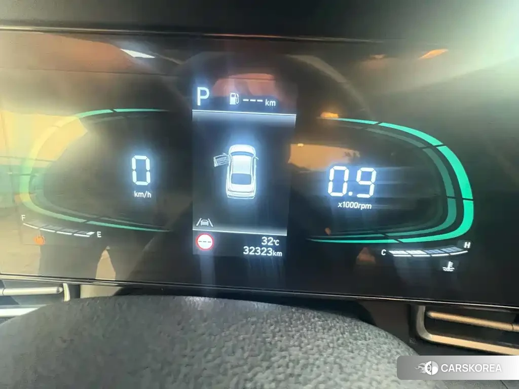 Hyundai Elantra 2024 Silver/gray из Китая, фото 3