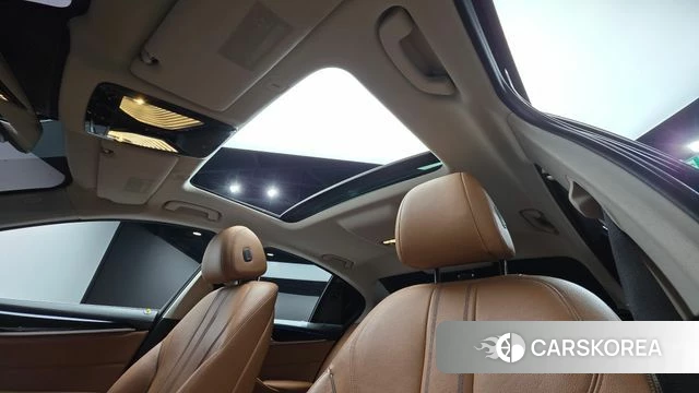BMW 5 Series (G30) 2018 Черный из Кореи, фото 3