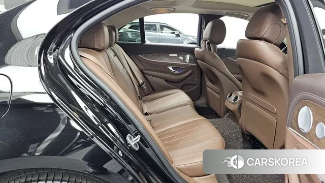 Mercedes-Benz E-Class W213 2019 Черный из Кореи, фото 3