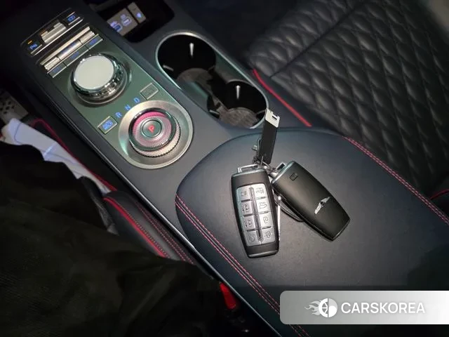 Genesis GV70 2022 Белый из Кореи, фото 3