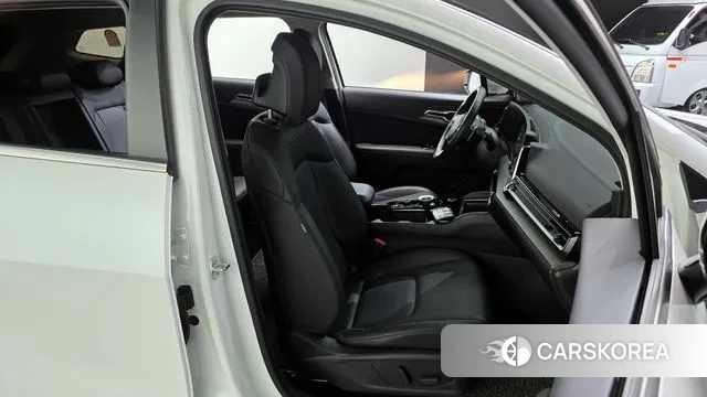 Kia Sportage 5th Generation 2024 Белый из Кореи, фото 3