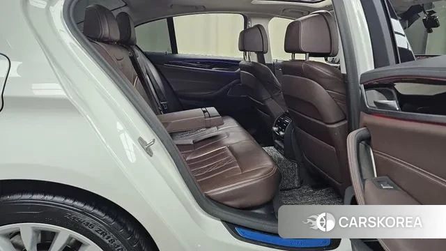 BMW 5 Series (G30) 2021 Белый из Кореи, фото 3