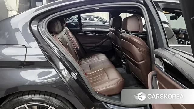 BMW 5 Series (G30) 2023 Серый из Кореи, фото 3