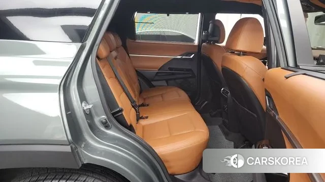 Ssangyong Torres 2023 Темно-зеленый из Кореи, фото 3