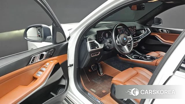 BMW X7 (G07) 2023 Белый из Кореи, фото 3