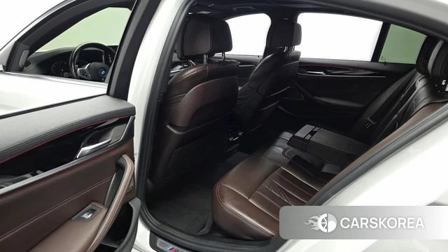 BMW 5 Series (G30) 2022 Белый из Кореи, фото 3