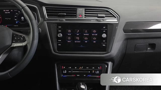 Volkswagen Tiguan second Generation 2021 Белый из Кореи, фото 3