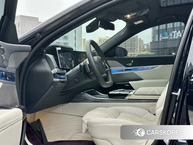 BMW 7 series 2023 Черный из Китая, фото 3