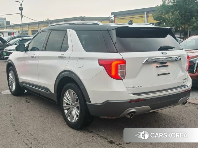 Ford Explorer 2022 Белый из Китая, фото 3