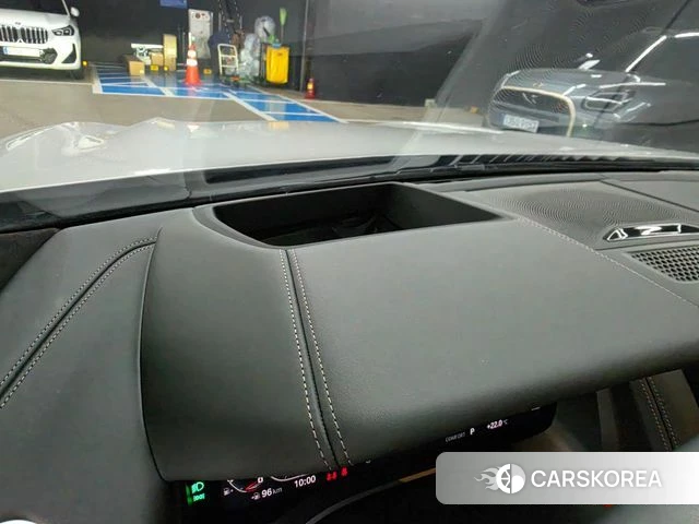 BMW 8 Series (G15) 2025 Белый из Кореи, фото 3