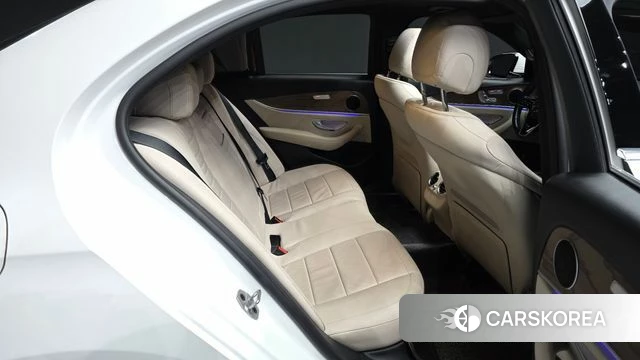 Mercedes-Benz E-Class W213 2021 Белый из Кореи, фото 3