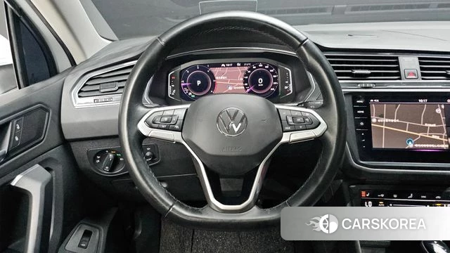 Volkswagen Tiguan second Generation 2021 Белый из Кореи, фото 3