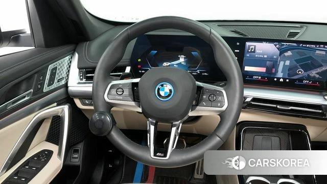 BMW iX1 (U11) 2025 Белый из Кореи, фото 3