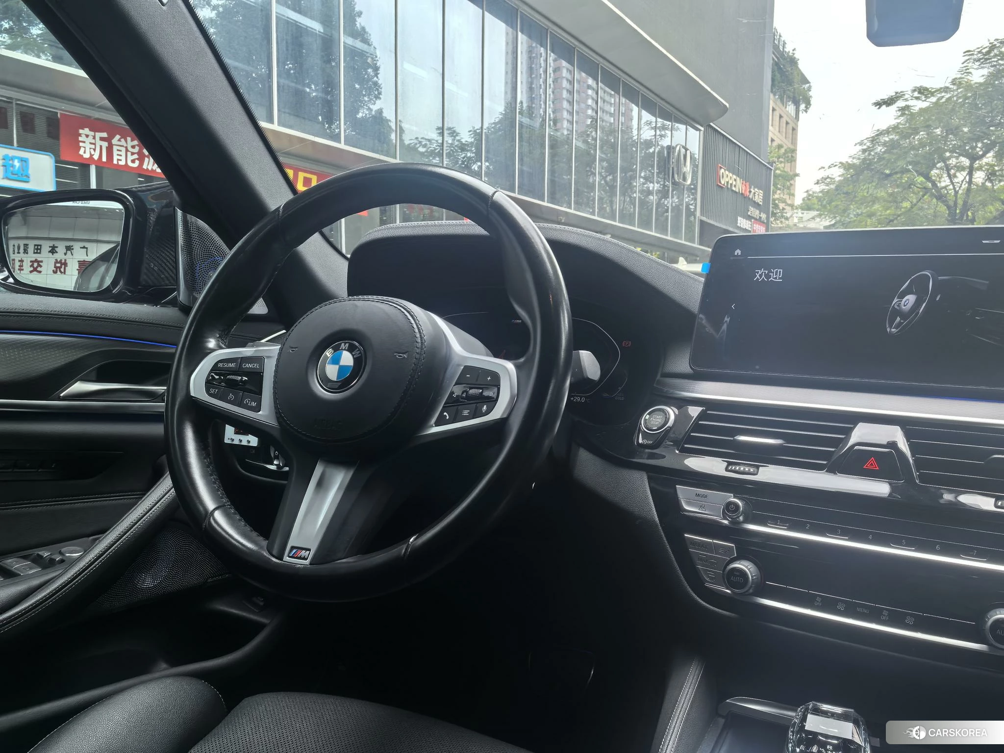 BMW 5 series (imported) 2020 Серебристо-серый из Китая, фото 3