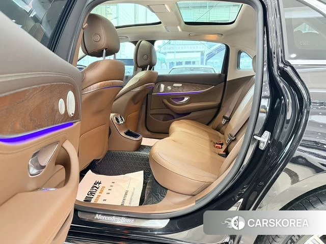 Mercedes-Benz E-class 2023 Черный из Китая, фото 3