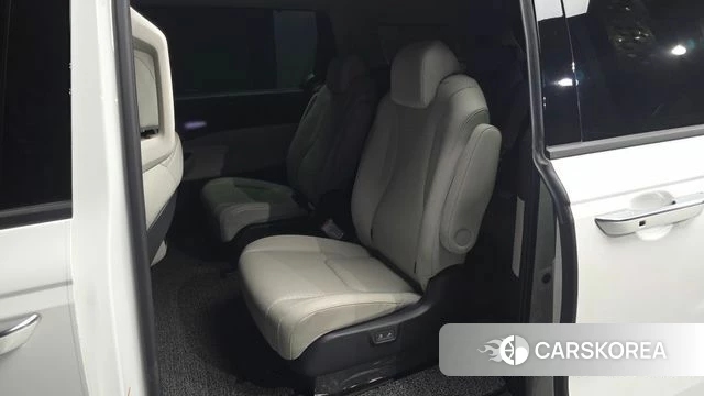 Kia Carnival 4th generation 2023 Белый из Кореи, фото 3