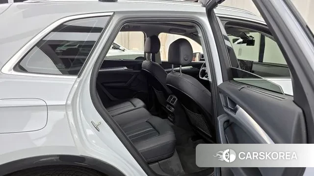 Audi Q5 (FY) 2023 Белый из Кореи, фото 3