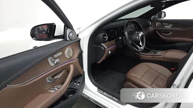 Mercedes-Benz E-Class W213 2021 Белый из Кореи, фото 3