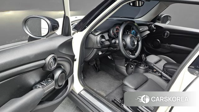 Mini Cooper 2019 Жемчужный цвет из Кореи, фото 3