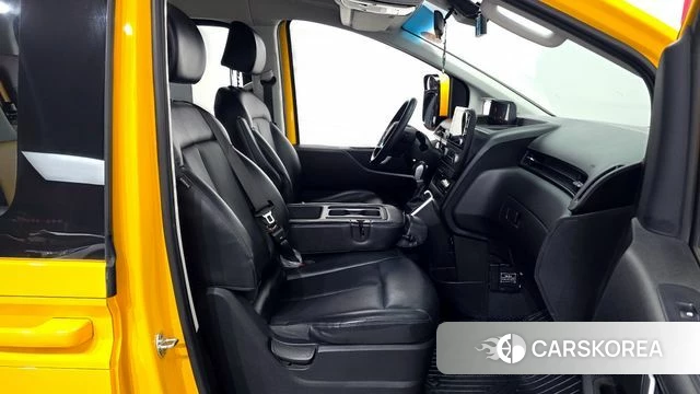 Hyundai Staria 2021 Желтый из Кореи, фото 3