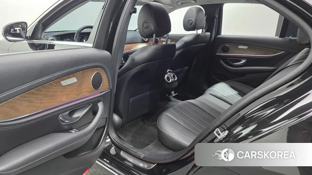 Mercedes-Benz E-Class W213 2019 Черный из Кореи, фото 3
