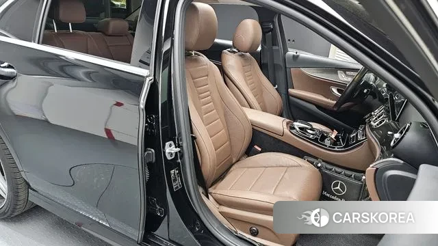 Mercedes-Benz E-Class W213 2020 Черный из Кореи, фото 3