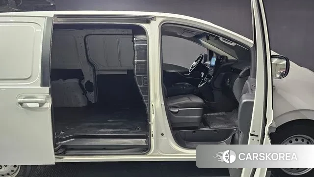 Hyundai Staria 2021 Белый из Кореи, фото 3