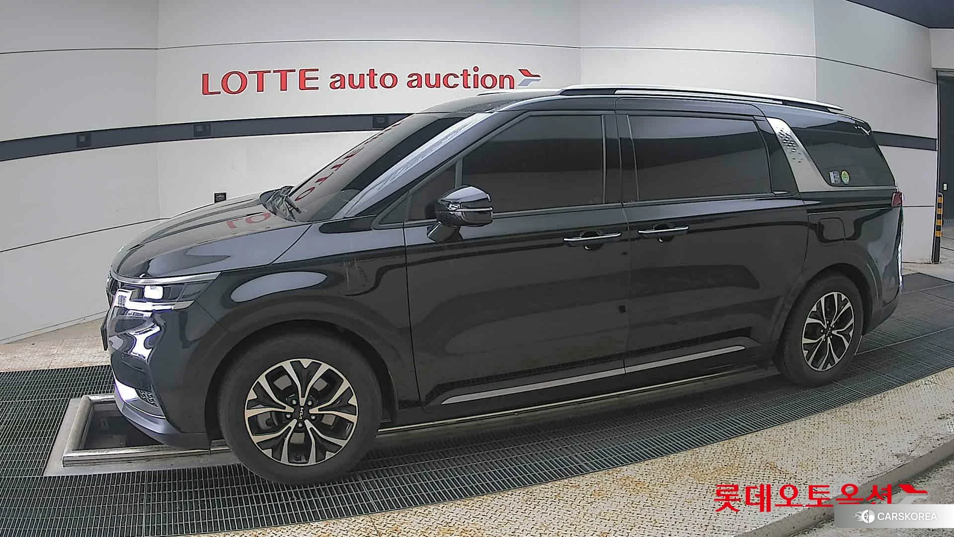Kia Carnival 2023 Aurora Black Pearl из Кореи, фото 3
