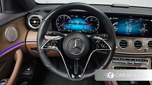 Mercedes-Benz E-Class W213 2023 Белый из Кореи, фото 3
