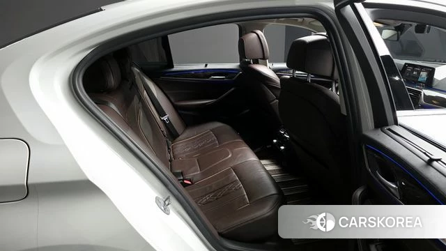 BMW 5 Series (G30) 2018 Белый из Кореи, фото 3