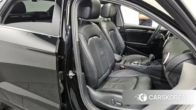 Audi New A3 2018 Черный из Кореи, фото 3